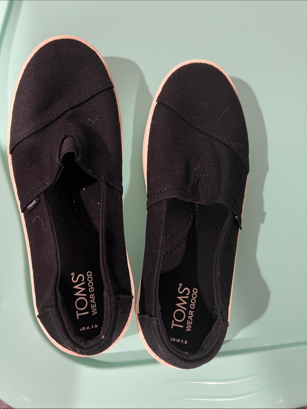 Black women’s Toms shoes 7.5